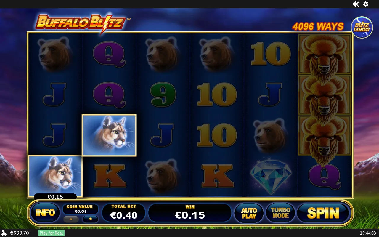 A cougar pair on the upper rows with a stacked Buffalo column on the rightmost reel and €0.15 shown